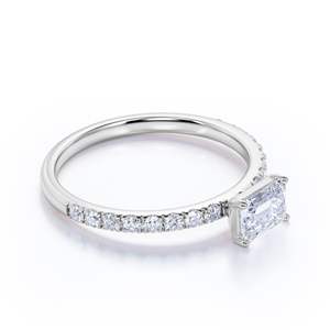 JeenMata East West Emerald Cut Moissanite 4 Prong Set Pave Bague de fiançailles en plaqué or blanc 18 carats sur argent - Product Image 2