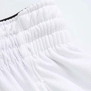 Uniforme de baloncesto de la mejor calidad OEM, conjuntos de camiseta y pantalones cortos de baloncesto de secado rápido transpirable para hombre, poliéster, fabricado en Pakistán - Product Image 2