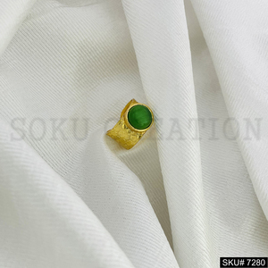 Conjunto de joyas chapadas en oro Pendiente de diseñador Anillo de puño Conjunto de joyas de diseñador único Anillo ajustable de piedra de ónix verde - Product Image 6