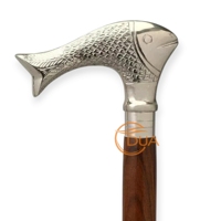 Bâton de marche à 3 sections de style vintage, léger et moderne, en laiton et bois, avec poignée en forme de tête de poisson argenté, pointe en fer pour la randonnée