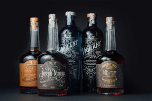 Bouteilles en verre de qualité supérieure 700 ml 1,75 L pour boissons, personnalisables avec impression sérigraphique, bouchon à vis, marquage à chaud, Atlas Network US - Product Image 6