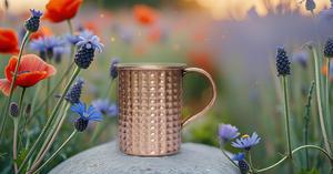 Tasse de bière en forme de tapis en cuivre et marteau de Moscou, idéale pour les cocktails à la bière et les cadeaux - Product Image 6