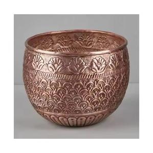 Jardinière de sol en métal doré au design martelé nouveauté Pots de jardinière faits à la main disponibles pour la décoration de la maison et du jardin - Product Image 3