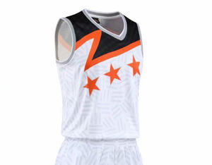 Ensemble d'uniformes de basket-ball personnalisés imprimés par sublimation pour unisexe, séchage rapide et respirant avec logo et couleurs personnalisés - Product Image 6