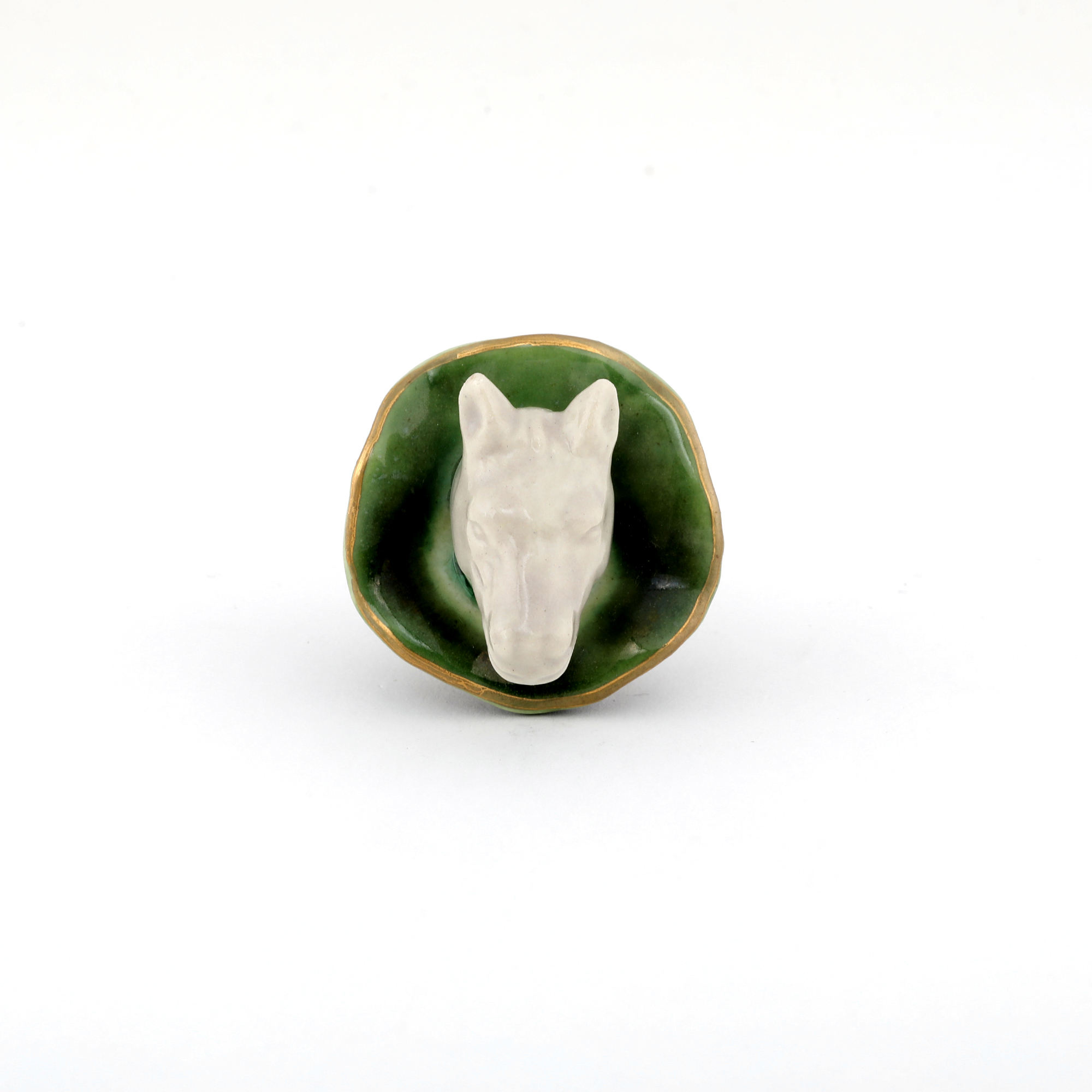 สีขาวและสีเขียว