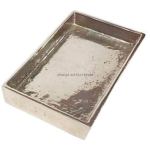 Plateau décoratif rond élégant en argent avec un design moderne et des accents de boule élégants parfait pour servir et décor élégant - Product Image 3