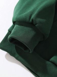 Conjunto Deportivo Verde para Mujer, Ropa de Gimnasio, Estilo Casual y Activo, Diseñado para Combinar Estilo, Rendimiento y Comodidad - Product Image 6