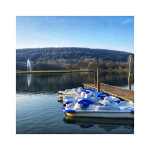 Bateaux à pédales en fibre de verre, vente en gros, fournisseur direct d'usine, export OEM, bateaux de lac - Product Image 6