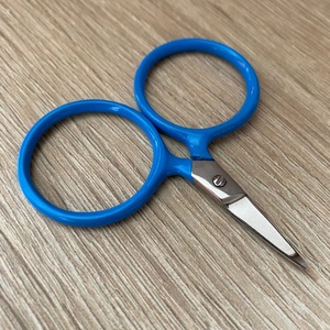 Ciseaux Putford blancs, petits ciseaux mignons pour broderie, mini-ciseaux bicolores circulaires de Degen - Product Image 5