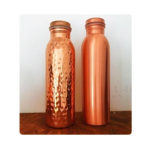 Bouteille d'eau potable moderne faite à la main 100% cuivre pur disponible à un prix abordable provenant de l'inde - Product Image 5