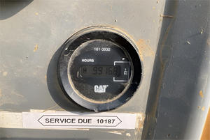 Bulldozer sur chenilles hydraulique diesel Caterpillar D5G XL d'occasion avec pompe à moteur et engrenage - Équipement de terrassement à haute efficacité - Product Image 3
