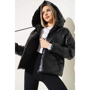 Doudoune à capuche réversible noire XL cuir satiné (peau de mouton) Bomber matelassée avec logo personnalisé Baseball Solid Letterman Club - Product Image 2