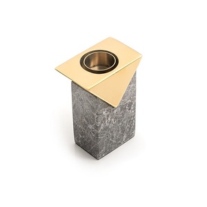 Bougeoir de vaisselle de qualité exclusive Boîte en fer et marbre faite à la main pour la décoration éclaircissante à la maison - Product Image 1