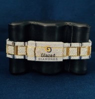 Montre Hip Hop Tendance en Acier Inoxydable Entièrement Sertie de Moissanite avec Breloque en Verre – Collection de Marques Phares – Meilleures Ventes
