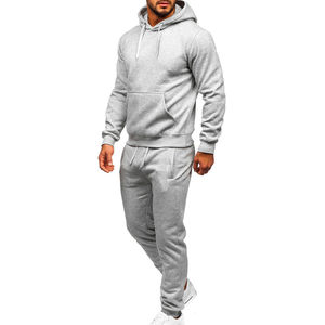 Ensemble de survêtement à capuche respirant pour homme, personnalisé en gros, 100 % polyester, sur mesure, tenue de jogging, conception OEM - Product Image 2