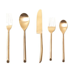 ชุดช้อนส้อมสแตนเลสสีทองสุดหรูที่มีดีไซน์และมีคุณภาพเหมาะสำหรับโต๊ะอาหารและโต๊ะในครัว - Product Image 3