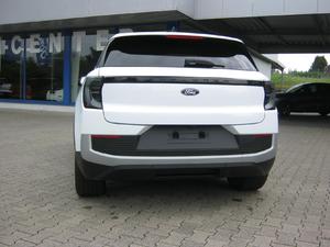 "2024 Ford Explorer 4x4 SUV อัตโนมัติสีขาวพร้อมที่นั่งภายในผ้าสีเข้มและยาง R20จัดส่งฟรี" - Product Image 4