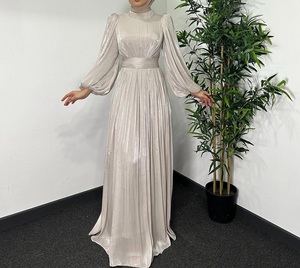 Robe de bal vintage élégante en satin, coupe trapèze, manches classiques, silhouette droite, motif cristal, style fête, écologique, haute qualité - Product Image 1