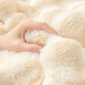 Tapis moderne en velours bulle moelleux, couleur personnalisée, imitation fourrure de lapin, tapis tufté pour accent mural, chevet ou décoration de sol - Product Image 5