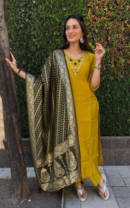 Mới Thiết Kế Bên Mặc Nhìn <span class=keywords><strong>Salwar</strong></span> Dupatta Hoàn Chỉnh Khâu Dưới Cao Cấp La Mã Lụa Vải Top Kurta Đẹp Thêu - Product Image 3