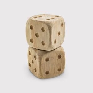 Dés en bois à bords lisses, conçus pour un jeu équitable, assurant des lancers cohérents et des expériences de jeu agréables pour tous les âges. - Product Image 6