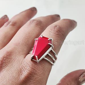 Anillo de Plata de Ley 925 Hecho a Mano para Mujer con Gema de Coral Rojo Natural AAA en Forma de Ataúd, Piedra de Nacimiento de Abril, Regalo de Aniversario de Bodas - Product Image 4