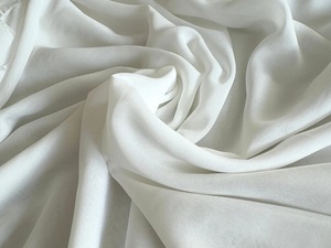 Tissu en mousseline de soie blanche pure légère matériel de mariée pour robes rideaux robe arc drapé pour voitures et sacs - Product Image 4