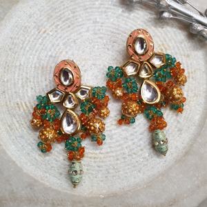 Pendientes de diseñador Kundan & Meenakari con aleación de piedra turquesa y joyería de zinc - Product Image 1