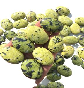 Vente en gros de pierre naturelle de palmier en lizardite Serpentine de guérison pierre précieuse de méditation Feng Shui Home Decor Ornement Sculpture Mascotte - Product Image 1