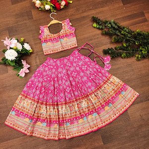 Ensemble Lehenga Choli traditionnel rose Ajrakh pour enfants de Shoryam Fashion |   Vêtements de fête de mariage prêts à porter et prêts à porter, longueur au sol - Product Image 1