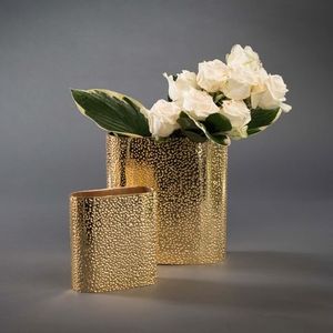 Vase à fleurs en aluminium de qualité supérieure avec design martelé et finition dorée, idéal pour la décoration intérieure de n'importe quelle pièce - Product Image 6
