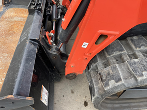 Cargadora de Dirección Deslizante Kubota Svl65 de 2 Ruedas con Cucharón, Capacidad de 2 Toneladas - Product Image 6