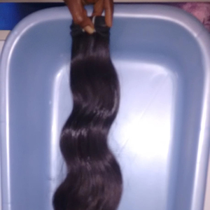 Extensions de cheveux humains non transformés cheveux humains indiens vierges bruts à texture ondulée droite naturelle - Product Image 1