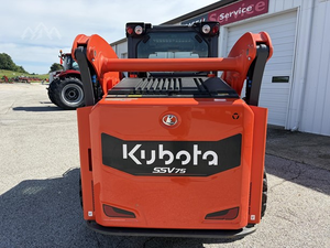 Cargadora compacta Kubota SSV75 de 74HP con elevación vertical hidráulica, envío gratuito a EE. UU. y Canadá - Product Image 3