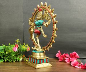 Statue Nirmala en laiton, sculpture artisanale dorée, décoration religieuse du Rajasthan pour la maison, idéale pour mariages, fêtes et cadeaux - Product Image 3