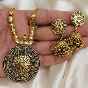 Lo último en collares de Gargantilla delicada para mujer, collares con colgante chapados en oro oxidado de cadena larga con pendientes tradicionales indios Jhumki - Product Image 2