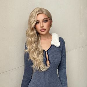 Perruque synthétique blonde bouclée Wanda-DWY T-Part avec dentelle transparente sur le devant, couleur époustouflante - Product Image 4