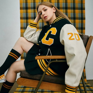Chaqueta Varsity Reversible Impermeable y Cortavientos Personalizada para Mujer, con Parches Bordados, Exterior de Lana, Forro de Felpa de Algodón, Ecológica - Product Image 6