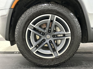 VOITURE D'OCCASION D'AUTORITÉ PREVUE PRESEURÉSSE, RIVIAN R1T ADVENTURE TRIM 2025, ÉTAT PARFAIT - Product Image 2