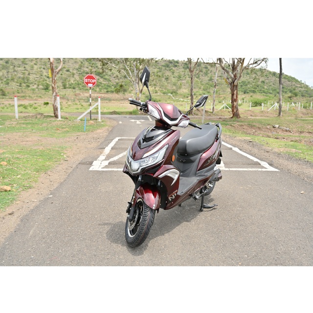 Most Searched 250W Electric Scooter 15KM Range 18KM/H Speed for Students Indian Supplier 40ah Battery 25ah Two-Wheel Scooter