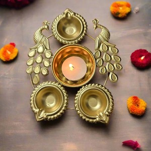 Urli นกยูงโลหะ, Diwali diyas, Diwali RETURN โปรดปราน, ของขวัญวันขอบคุณพระเจ้า, urli โลหะ, ผู้ถือไฟชาตกแต่ง, ตกแต่งบันได - Product Image 1