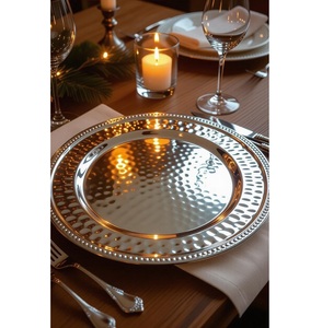 Assiettes de présentation dorées pour réception de mariage, location d'événements, décoration de table, fournisseur en gros, assiettes de présentation en métal de luxe faites à la main - Product Image 6