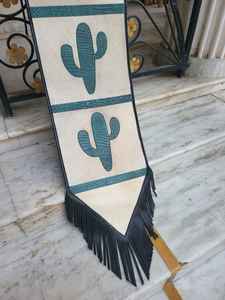 Écusson de cactus à texture de peau d'alligator Chemin de table à manger de style occidental Argentina Leather Linen Equipment Custom Accept - Product Image 3