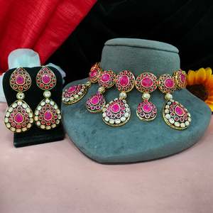 Ensemble de colliers Meenakari Fashion et Kundan Technique traditionnelle de l'émail indien qui ajoute une rafale de couleur et des détails complexes - Product Image 2