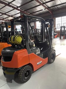 Chariot élévateur diesel neuf Folk Lift 2 tonnes pour usage intérieur avec mât 2/3 étages et garantie de 5 ans - Product Image 5