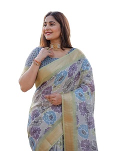 ส่าหรีดีไซเนอร์ของผู้หญิงที่มีชิ้นส่วนเสื้อและผ้าลินินพิมพ์ดิจิตอลด้วยขอบแจ็คการ์ดสีทอง - Product Image 5