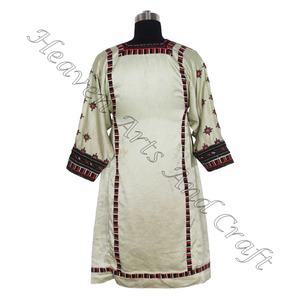 BDR056 traditionnel Vintage brodé à la main Balochi Vintage brodé Kutchi haut bohème Unique robe Vintage à la main Boho - Product Image 4