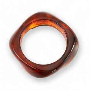 Brazaletes de joyería de resina únicos con elementos florales y conchas naturales para ropa de mujer consciente de la moda - Product Image 3