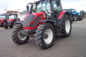 รถไถเดินตาม Vaaltra N114H ปี 2020 22 แรงม้า มือสอง สภาพดี ใช้งานได้ อะไหล่สำคัญ แบริ่ง เครื่องยนต์ มอเตอร์ เกียร์ ปั๊ม เกียร์บ็อกซ์ - Product Image 3