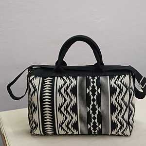 Bolsa de lona de gimnasio de poliéster personalizada modelo DDEGB0001 para facilitar el transporte OEM/ODM Etiqueta Privada precio bajo en la India - Product Image 5